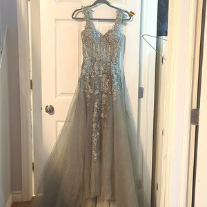 Prom gown